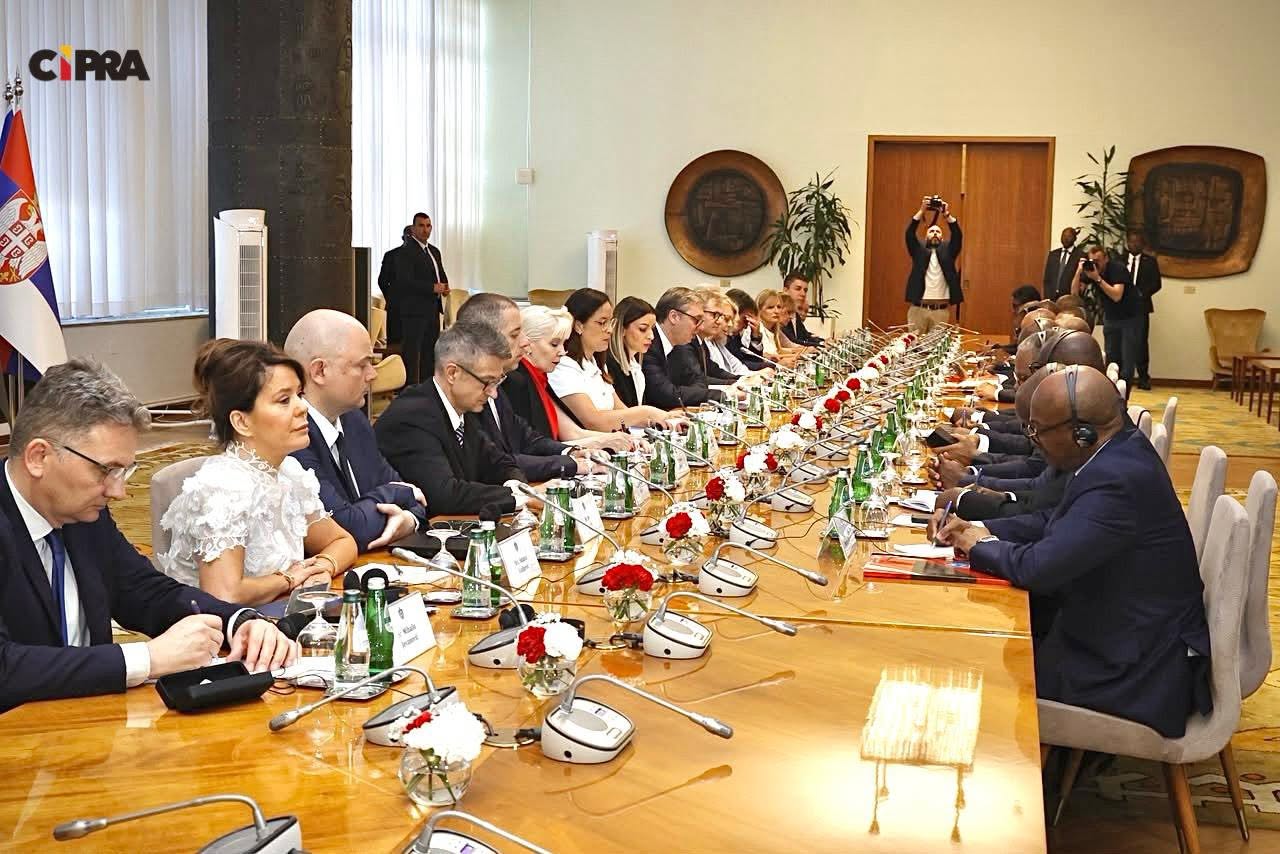 Reunião plenária entre as duas delegações presidenciais