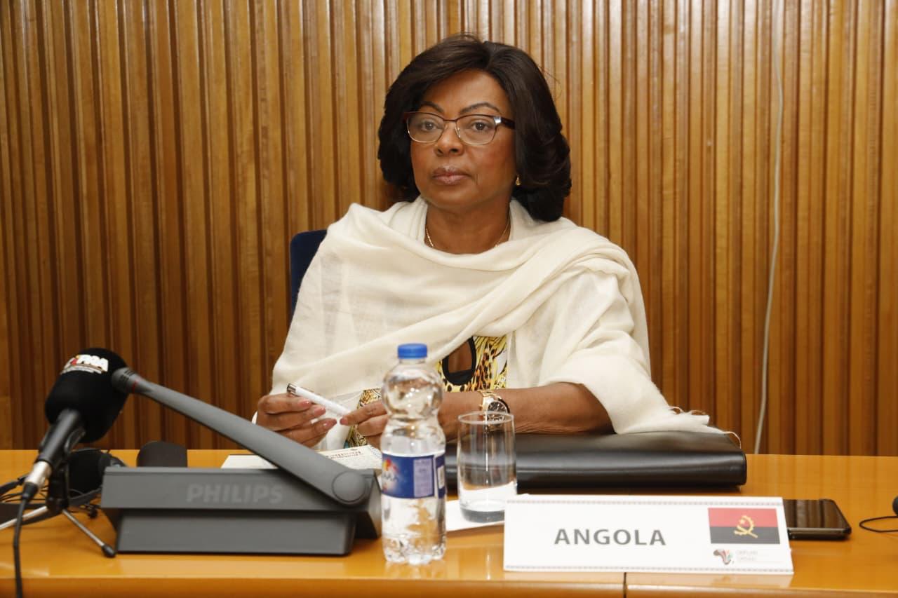 Ana Dias Lourenço participa de reuniões da OAFLAD