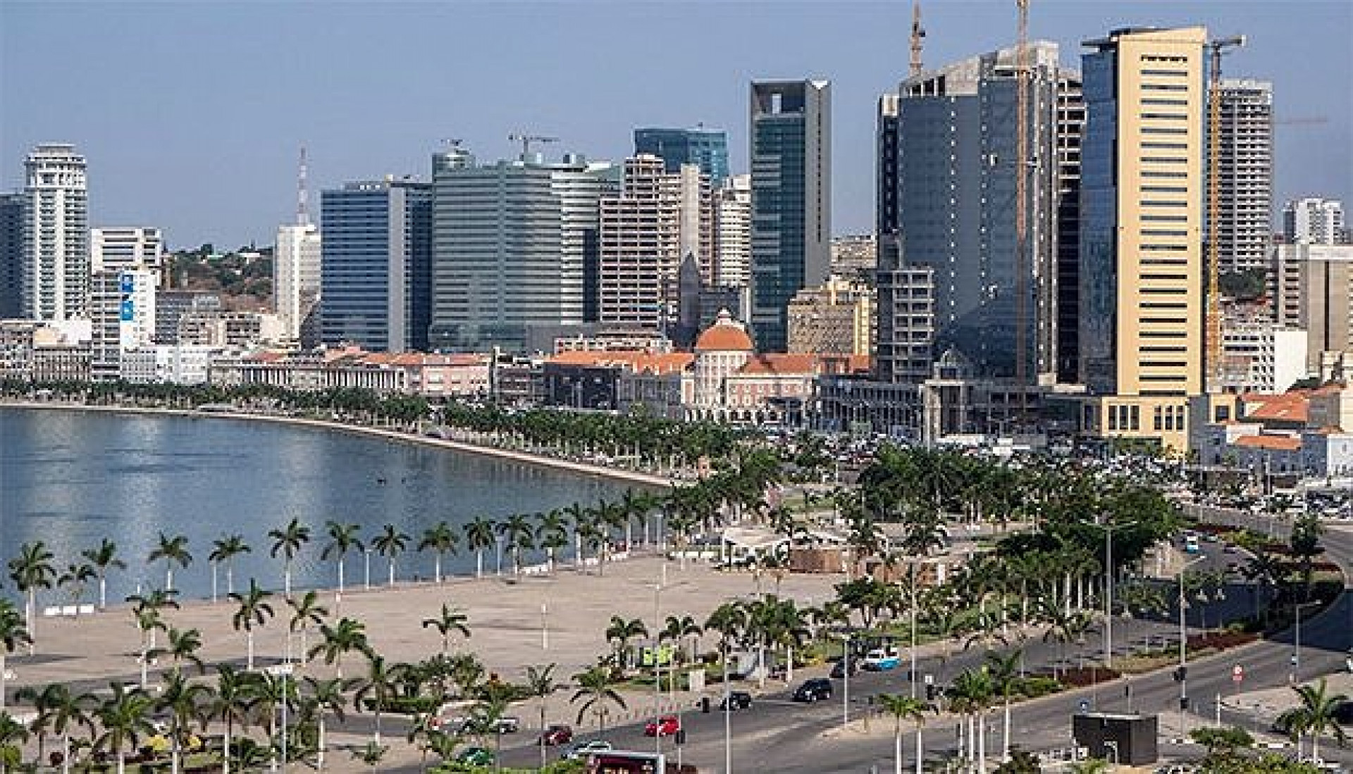 Angola apreende e arresta cerca de 13 mil milhões de dólares