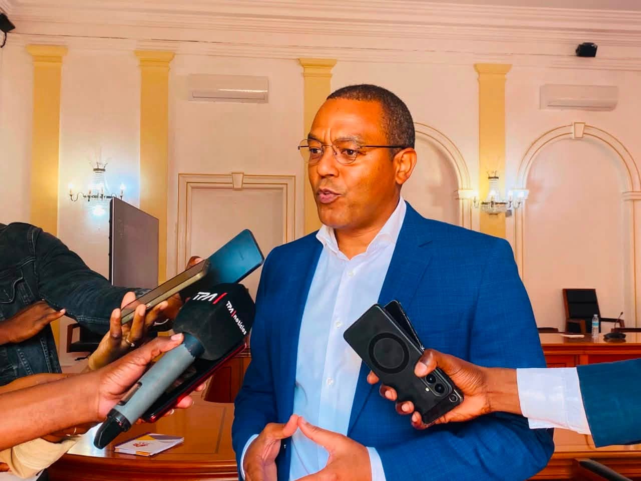 Ministro de Estado satisfeito com execução da carteira do PIP no Namibe