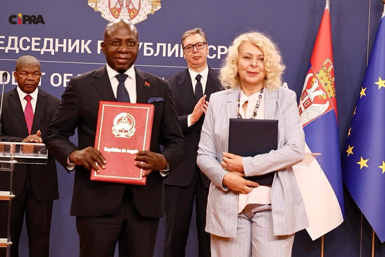 Angola e Sérvia assinam 10 instrumentos jurídicos