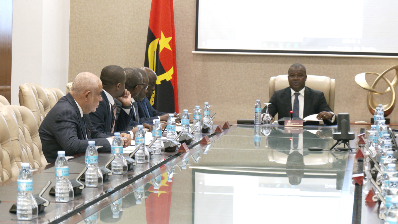 Angola vai implementar novas medidas para facilitar a circulação nos corredores regionais