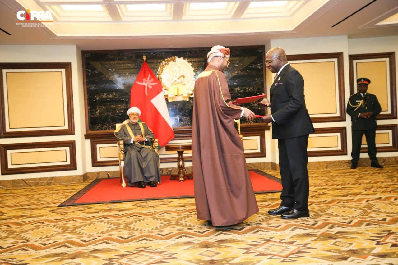 Angola e Omã formalizam 13 instrumentos jurídicos de cooperação