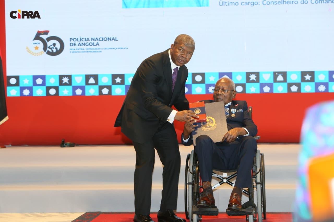 Mais de 200  condecorados pelo Presidente da República