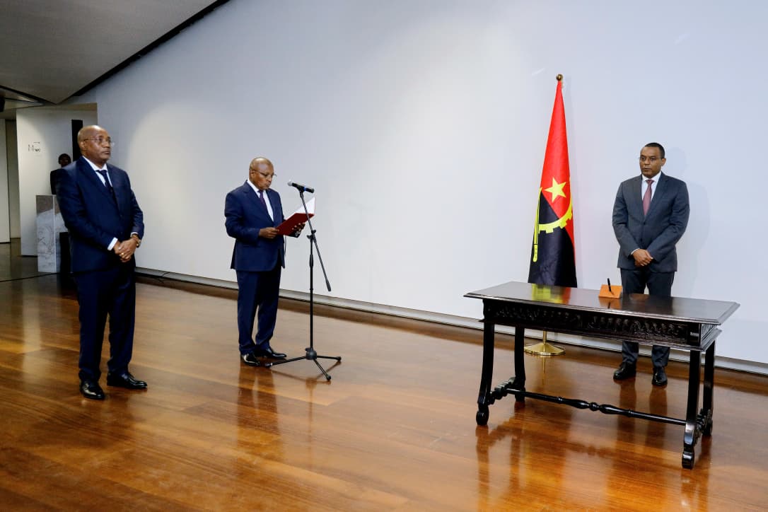Ministro de Estado confere posse a administrador não executivo do BNA