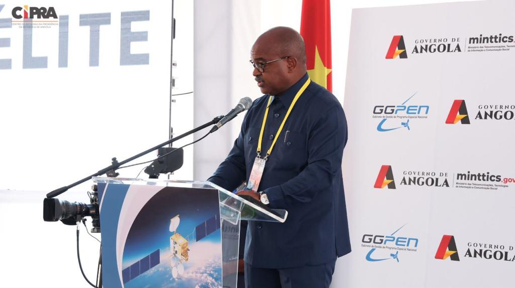 Angola com mais de 60 técnicos superior em engenharia espacial
