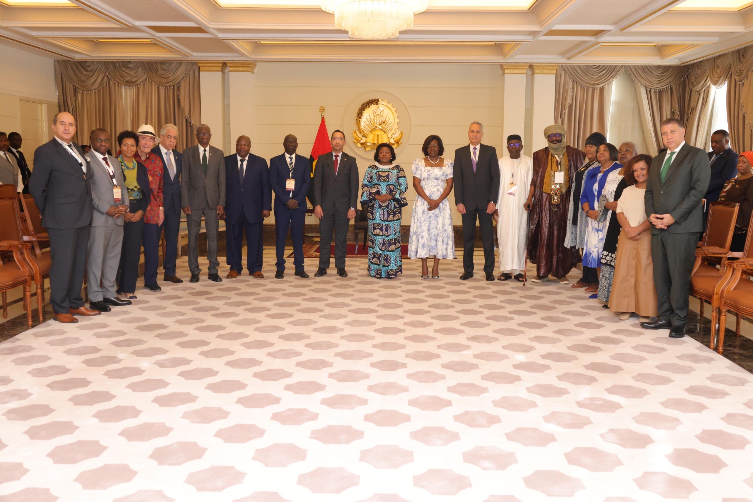 Vice-Presidente da República aborda protecção da jovem mulher e da criança com magistrados nacionais e brasileiros